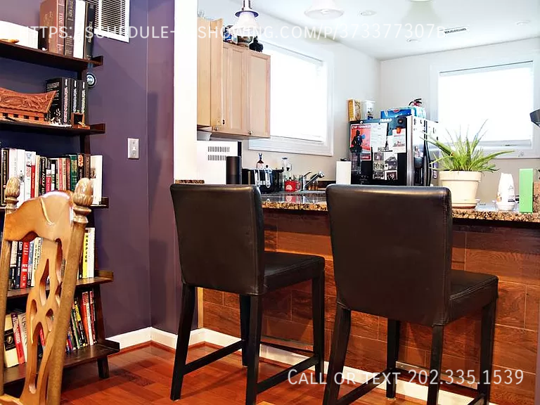 2008 Bryant St Ne - Photo 3 of 23