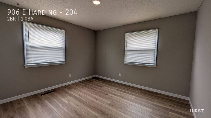 906 E Harding Dr #204 - Photo 5 of 8