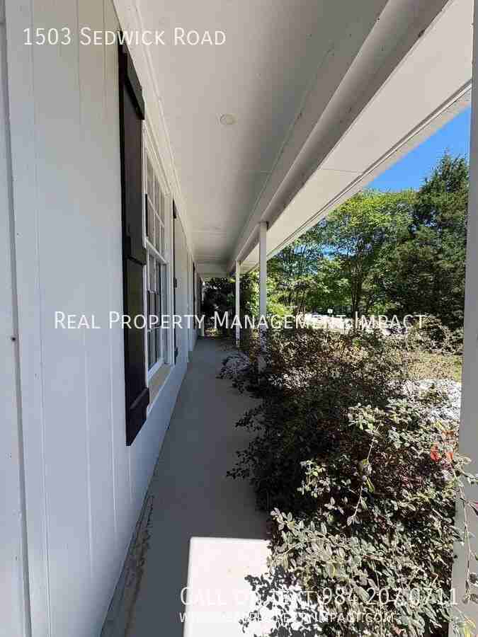 1503 Sedwick Rd - Photo 4 of 46