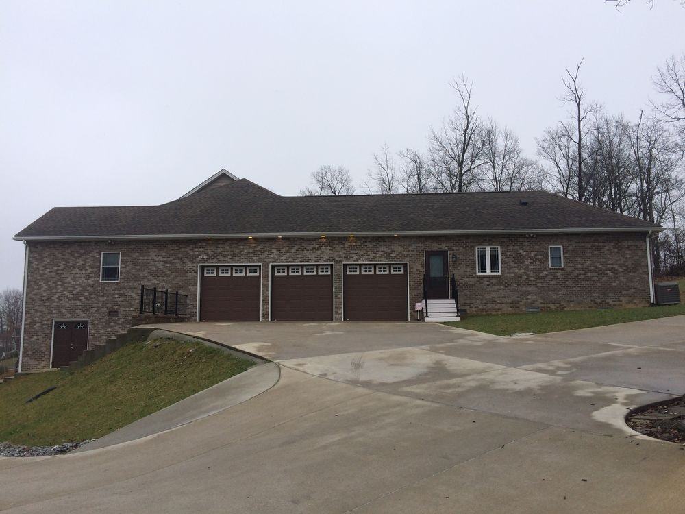 990 Confederacy Dr - Photo 2 of 37