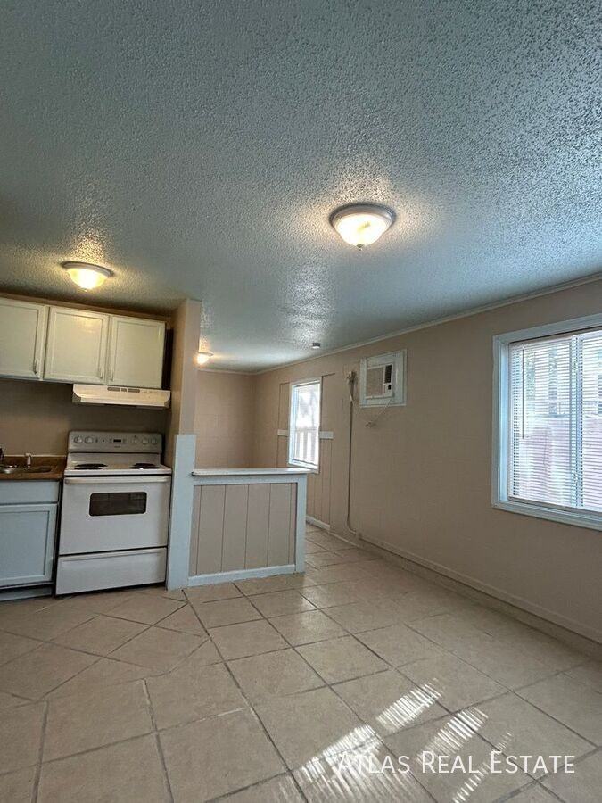 10114 E 67th St #A - Photo 2 of 6