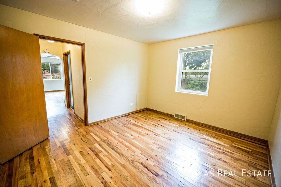 1001 19th St #6 - Photo 5 of 18