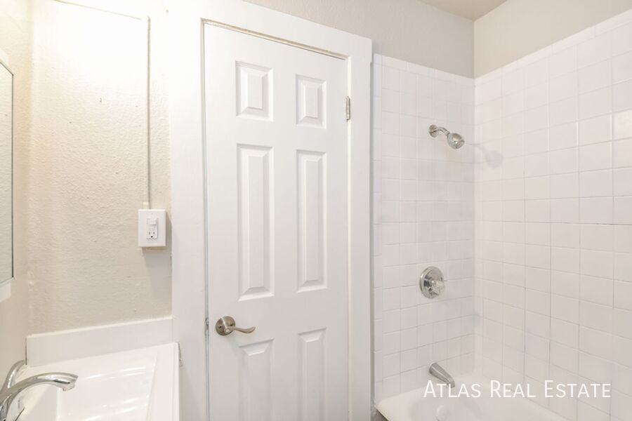 970 N Pearl St #A - Photo 7 of 16