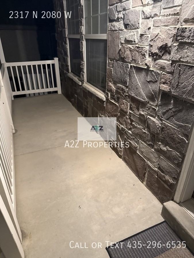 2317 N 2080 W