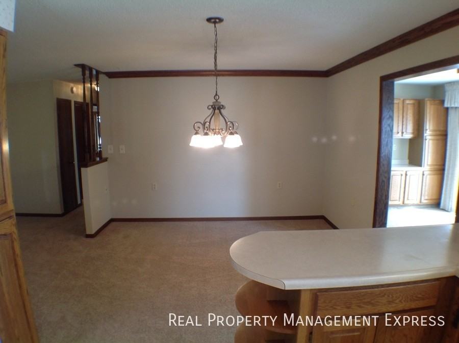 233 E Pam Rd - Photo 5 of 21