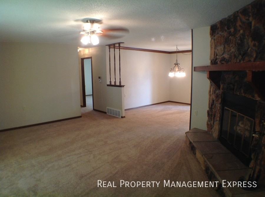 233 E Pam Rd - Photo 7 of 21