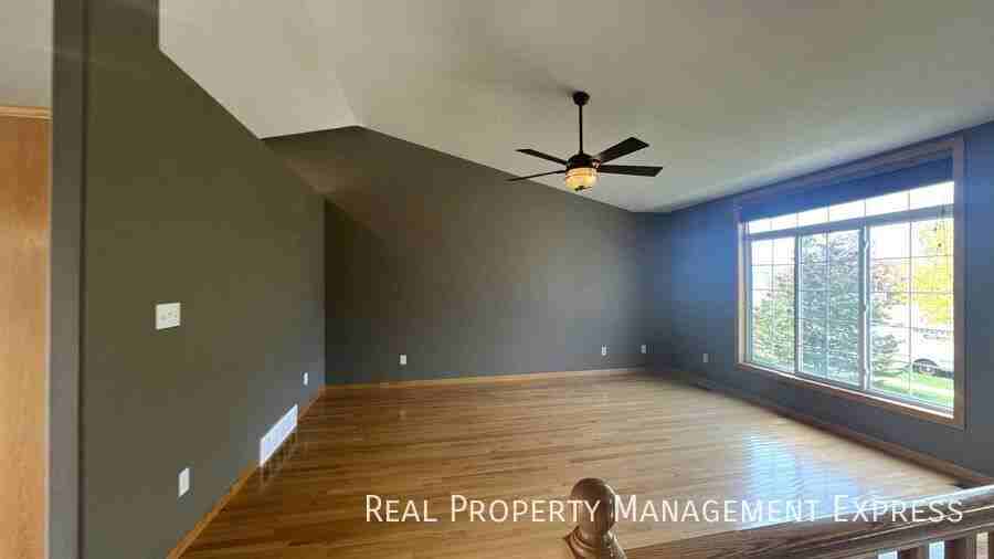 5208 S Birchwood Ave - Photo 4 of 21