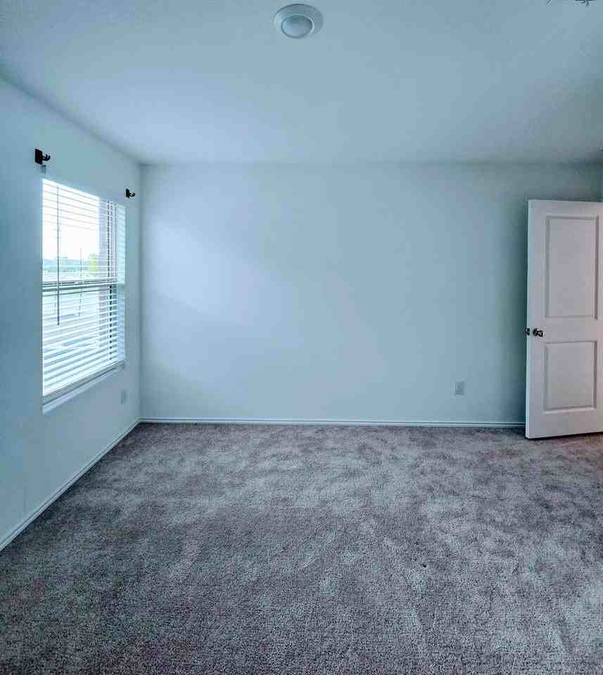 2828 Eppright Dr - Photo 7 of 20