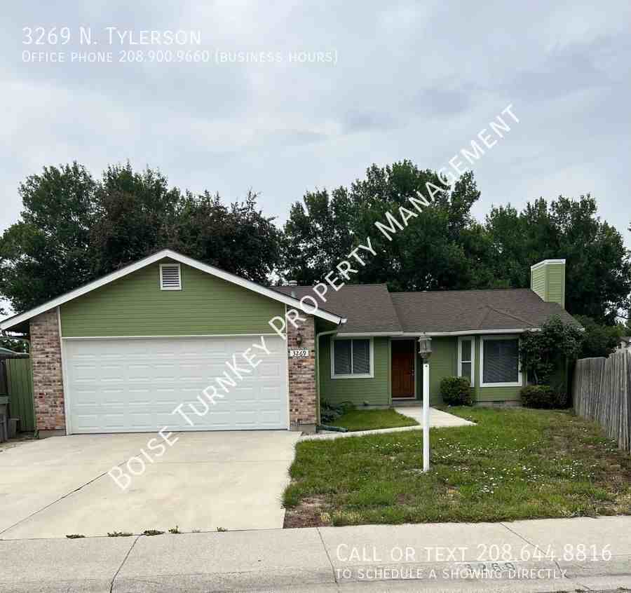 3269 N Tylerson Ave