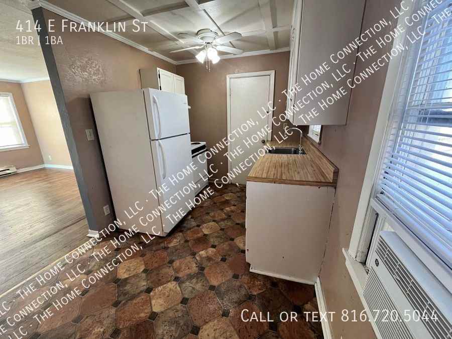 414 E Franklin St - Photo 2 of 5