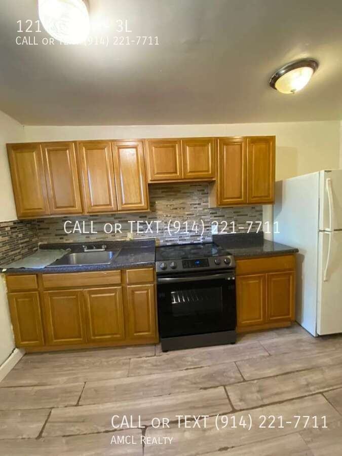 121 Elm St #3L - Photo 2 of 8
