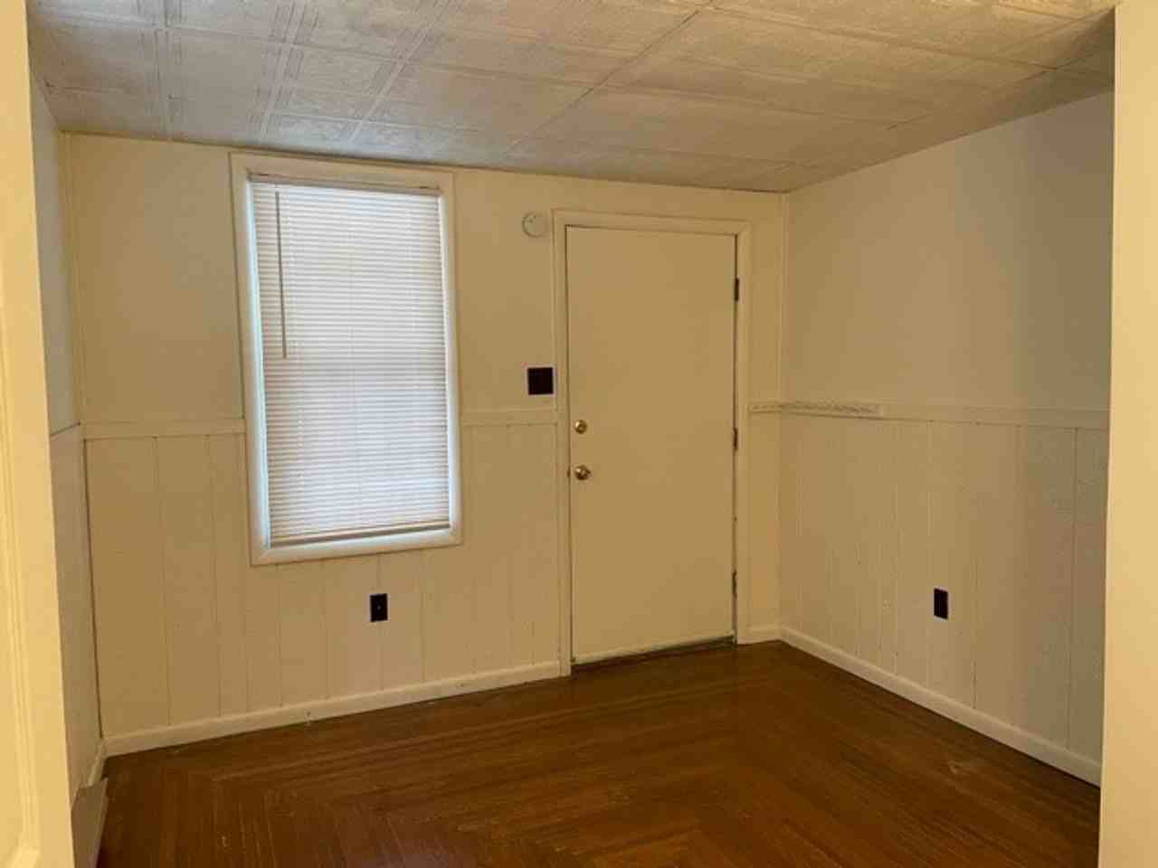 251 N Race St - Photo 4 of 13