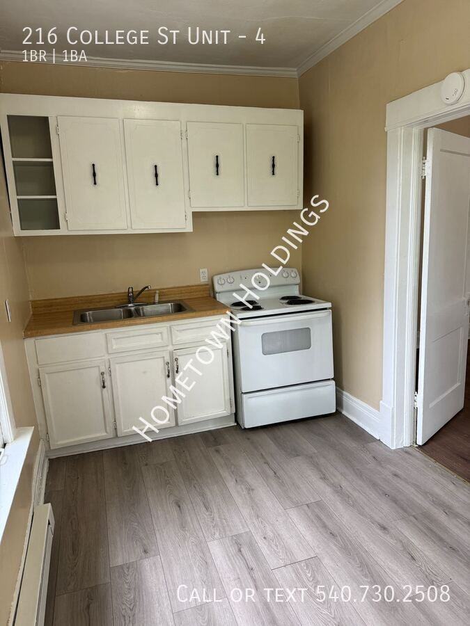 216 College St #4 - Photo 2 of 12