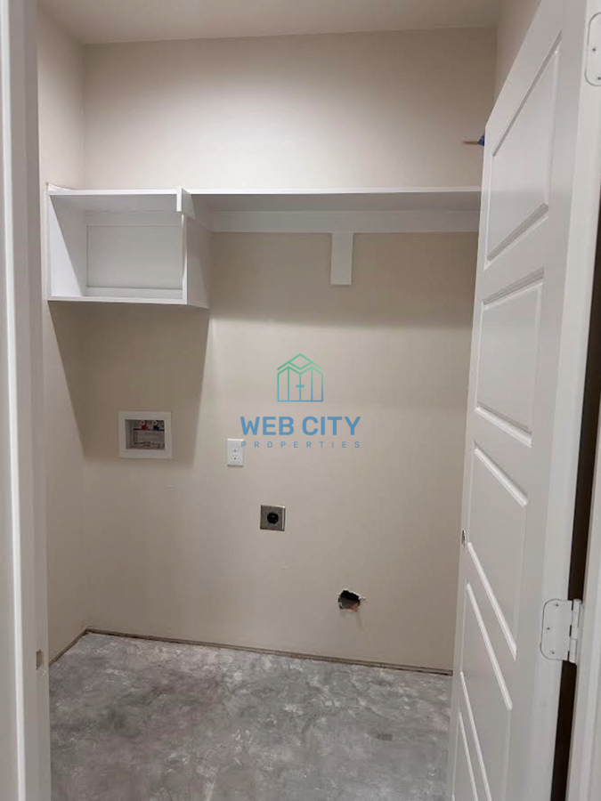 4718 Zealand St - Photo 6 of 10