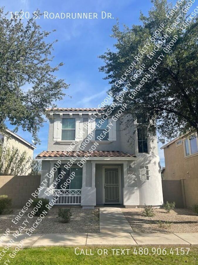 1520 S Roadrunner Dr
