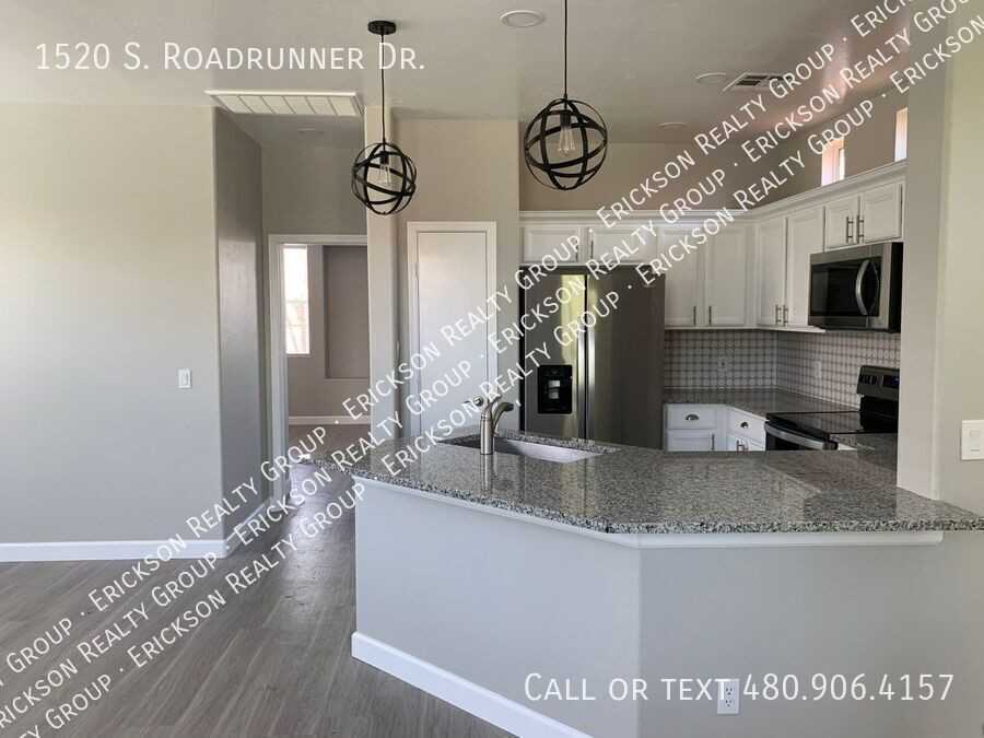 1520 S Roadrunner Dr - Photo 4 of 19