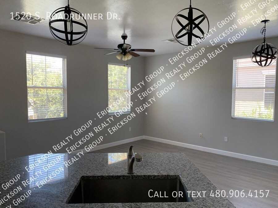 1520 S Roadrunner Dr - Photo 5 of 19