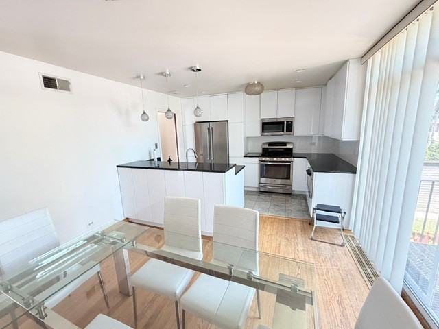5557 South Harper Avenue - Photo 3 of 18