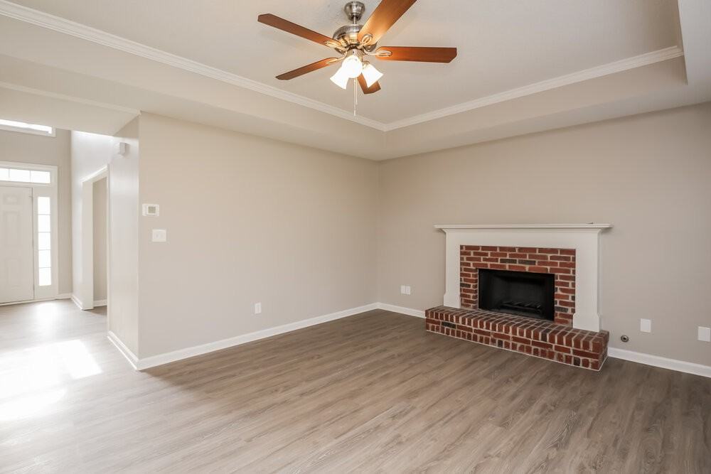 802 Pinder Point Ct - Photo 4 of 17
