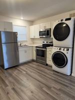 featured image of 208 John St #B