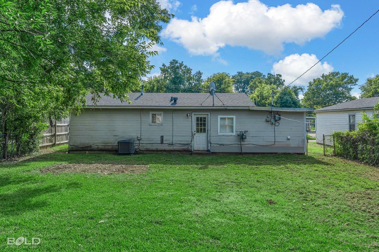 1222 Lampkin St - Photo 5 of 49