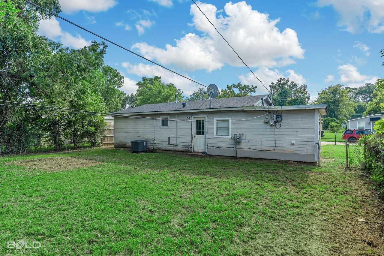 1222 Lampkin St - Photo 7 of 49