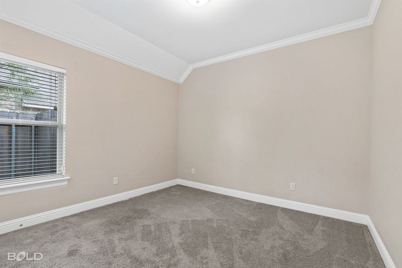 619 Labarre Ln - Photo 6 of 38