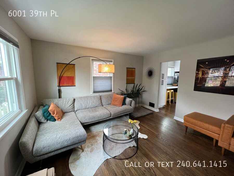 6001 39th Pl - Photo 4 of 34