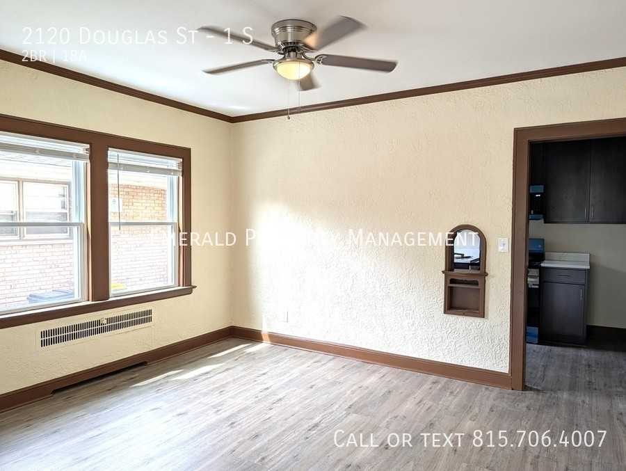 2120 Douglas St #1S - Photo 3 of 13