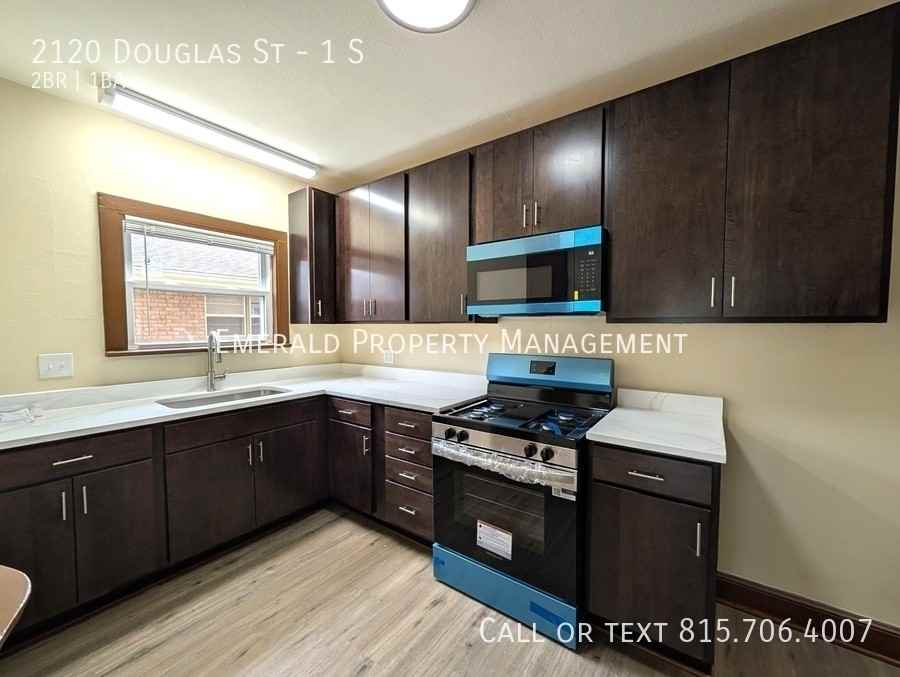 2120 Douglas St #1S - Photo 5 of 13