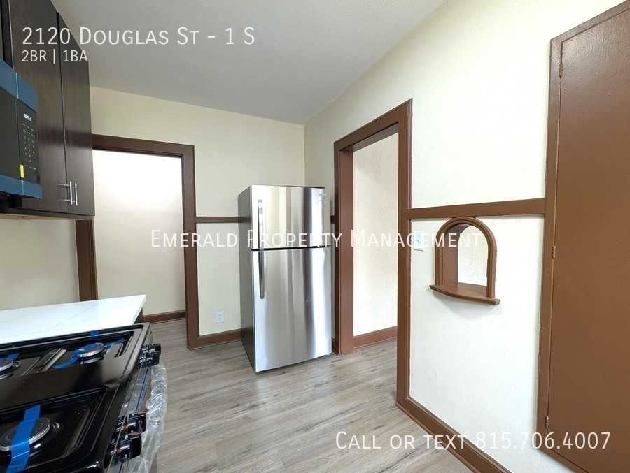 2120 Douglas St #1S - Photo 6 of 13