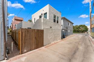749-749.5 York Court - Photo 1 of 1