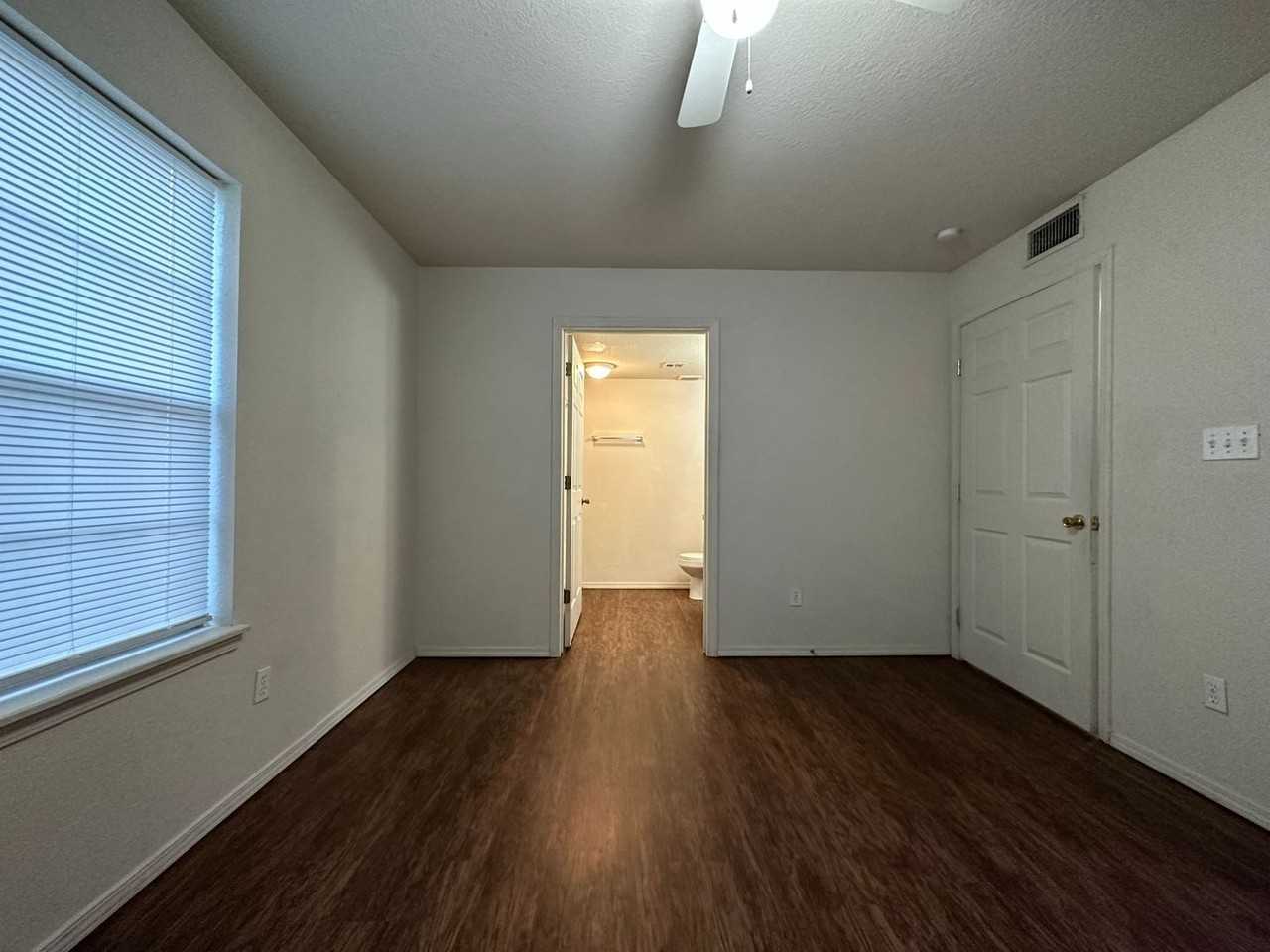 1314 N 47th St #101 - Photo 7 of 18
