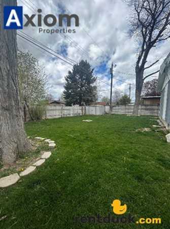 547 Poole Ave #2 - Photo 4 of 19