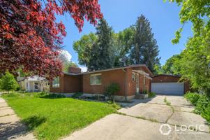 featured image of 615 15th St #B