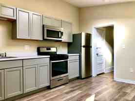 1046 Northampton St #3 - Photo 1 of 1
