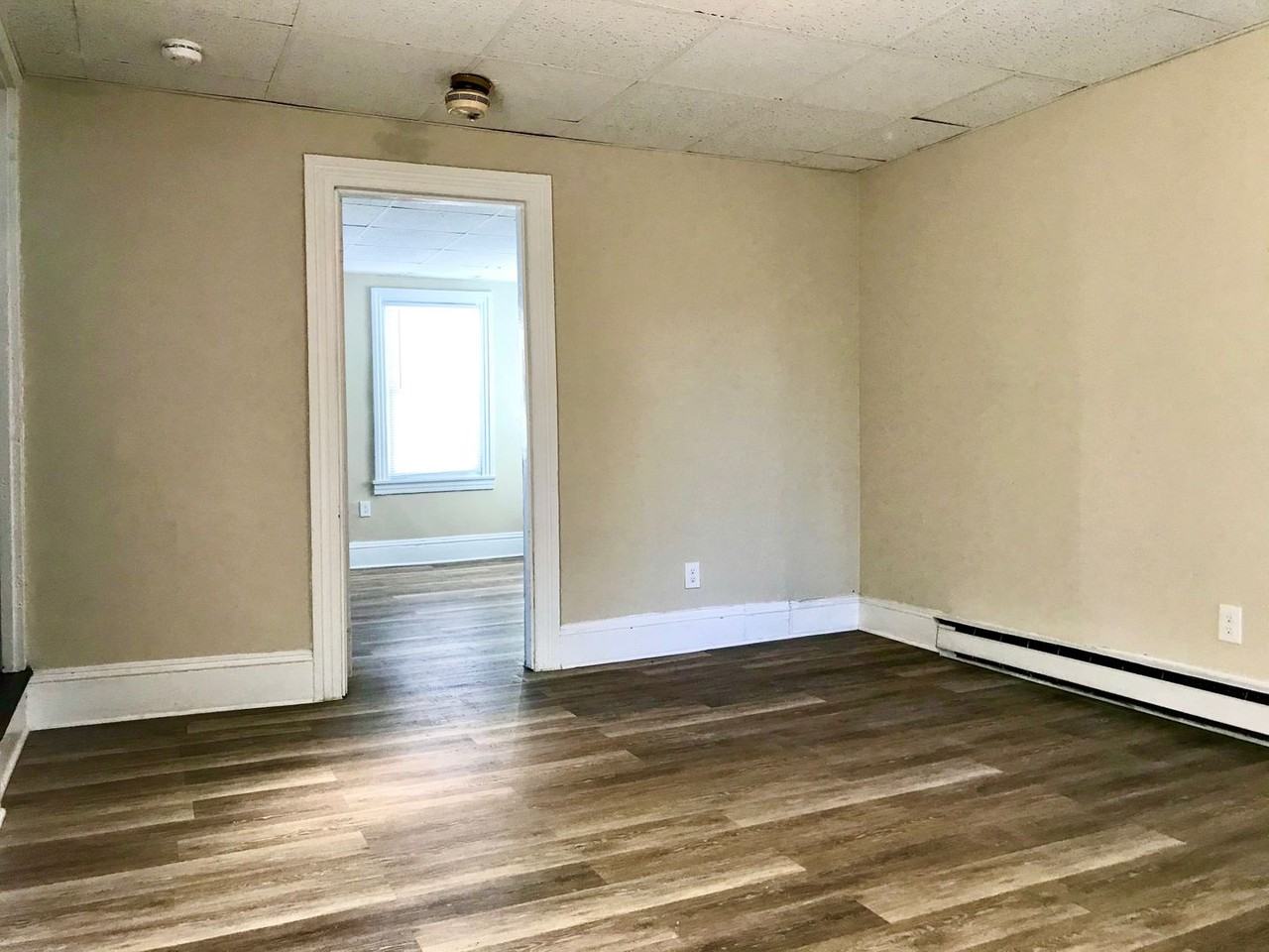 1046 Northampton St #3 - Photo 3 of 6