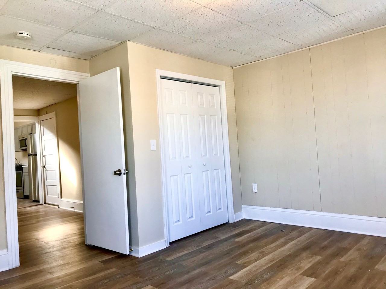 1046 Northampton St #3 - Photo 5 of 6