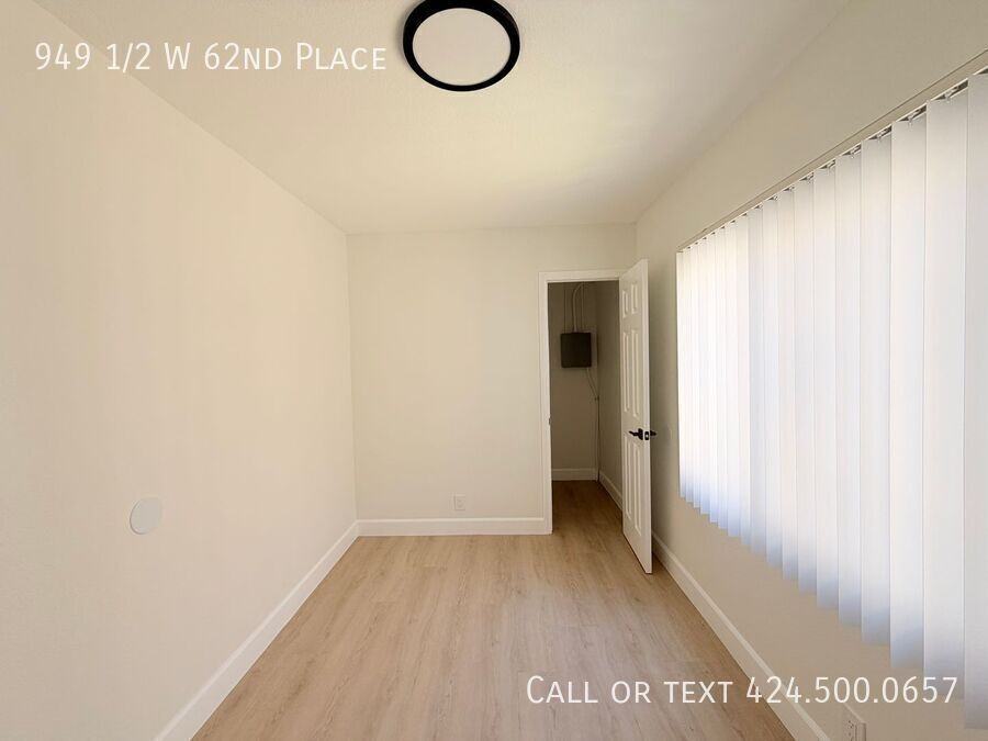 949 1/2 W 62nd Pl - Photo 6 of 14