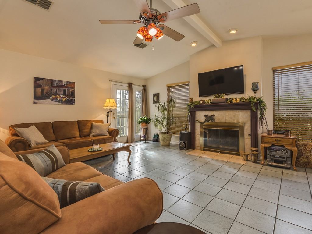 8309 Horton Trl - Photo 3 of 19