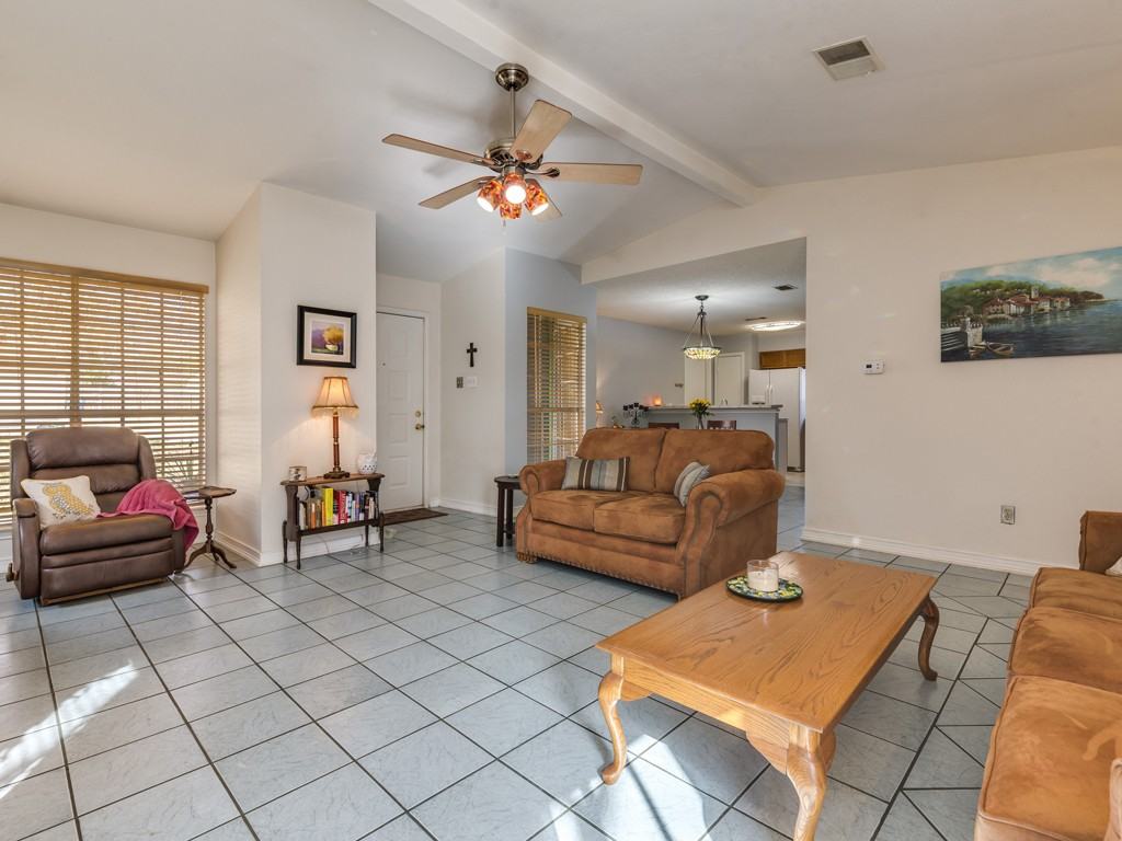 8309 Horton Trl - Photo 4 of 19
