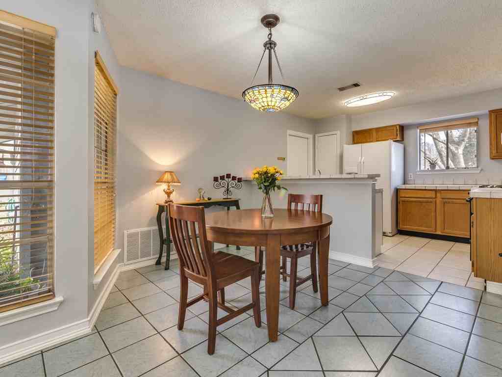8309 Horton Trl - Photo 5 of 19