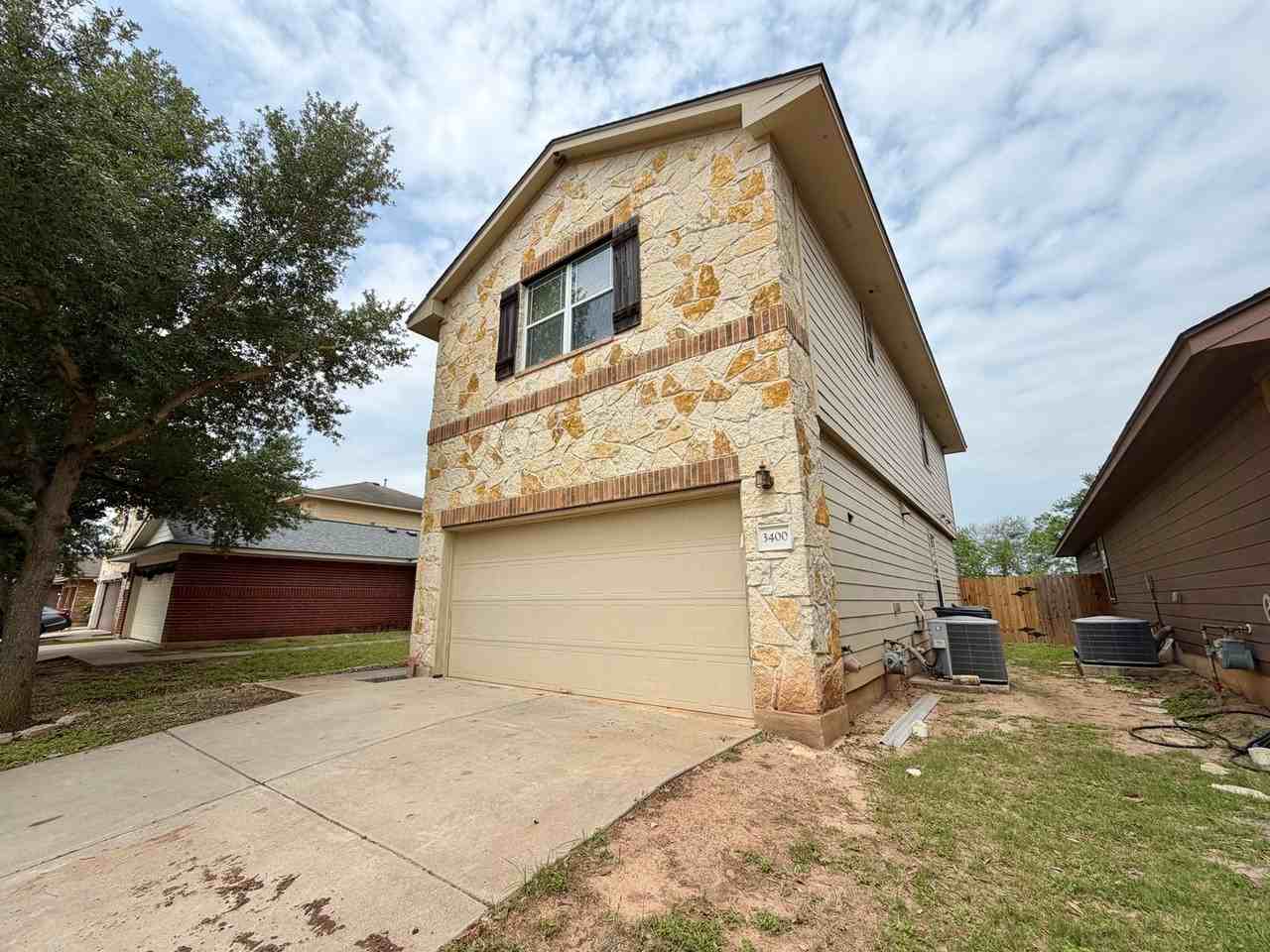 3400 Wickham Ln - Photo 3 of 35
