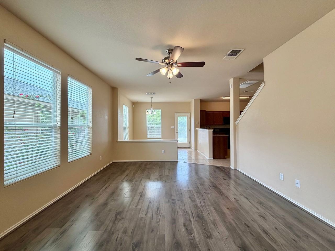 3400 Wickham Ln - Photo 5 of 35