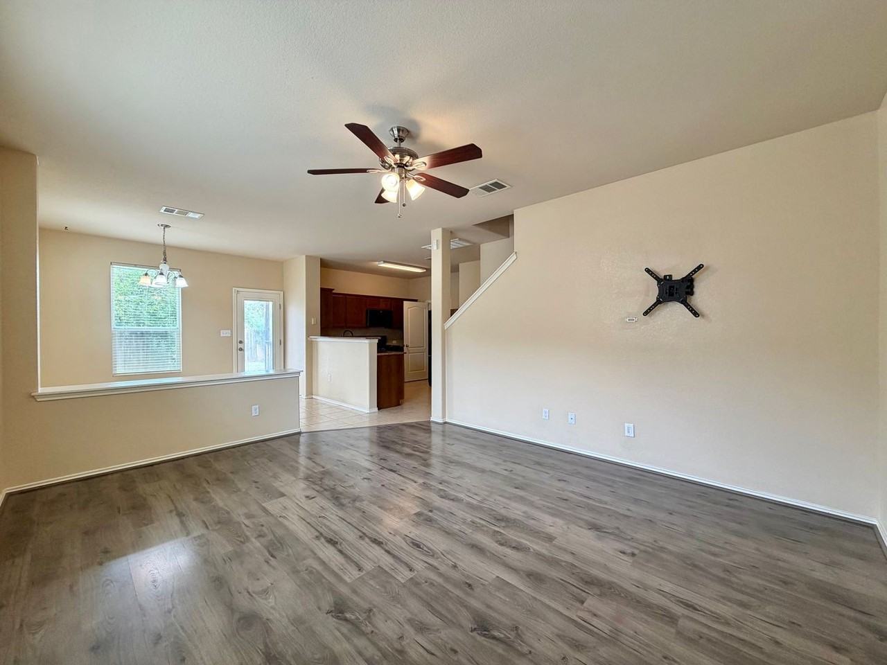 3400 Wickham Ln - Photo 6 of 35