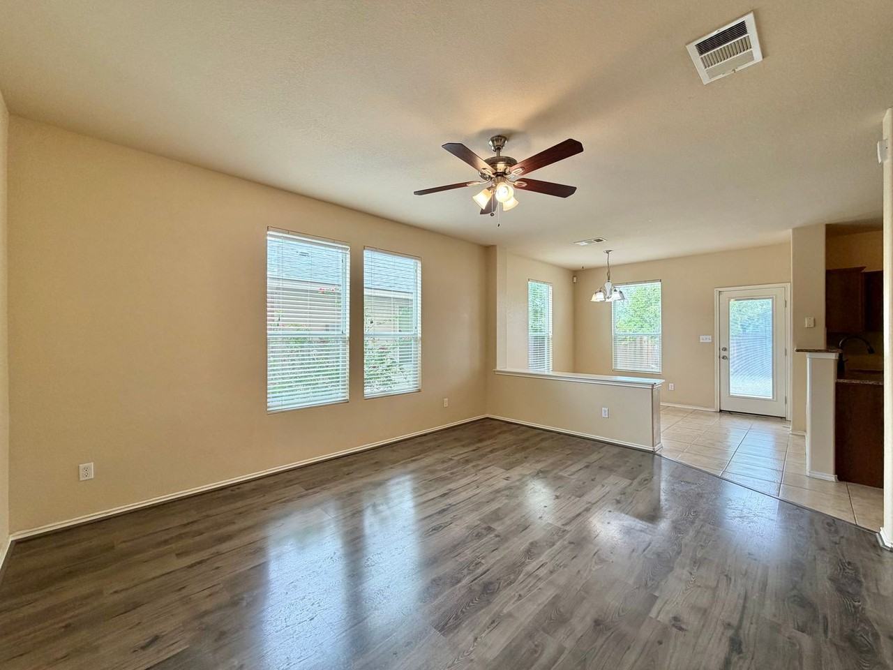 3400 Wickham Ln - Photo 7 of 35