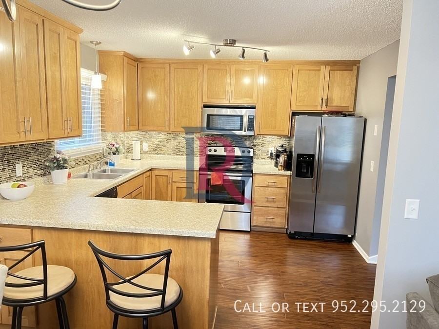 7808 Emerson Ave N - Photo 3 of 27