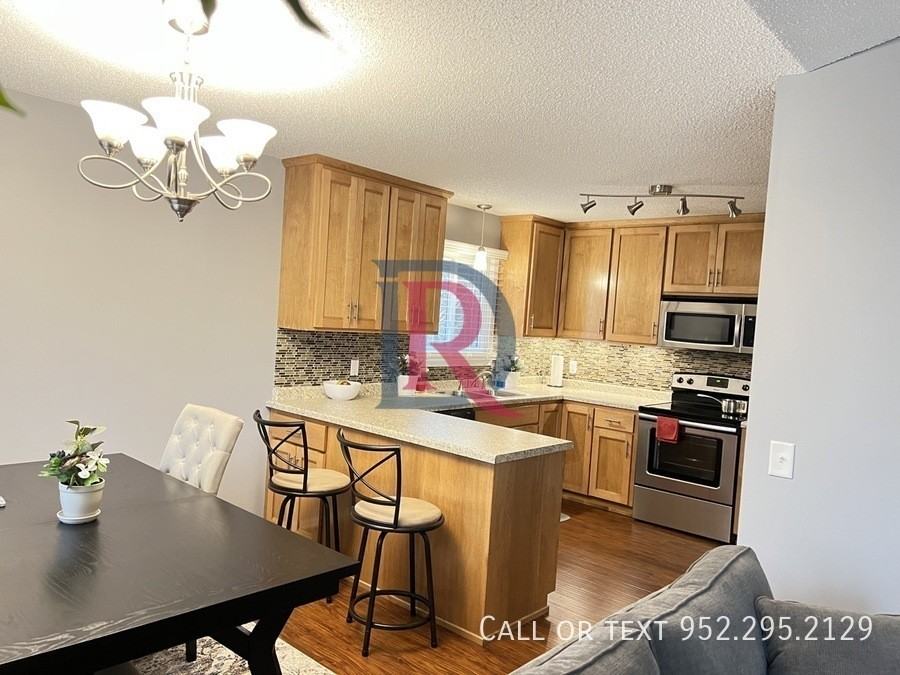 7808 Emerson Ave N - Photo 4 of 27