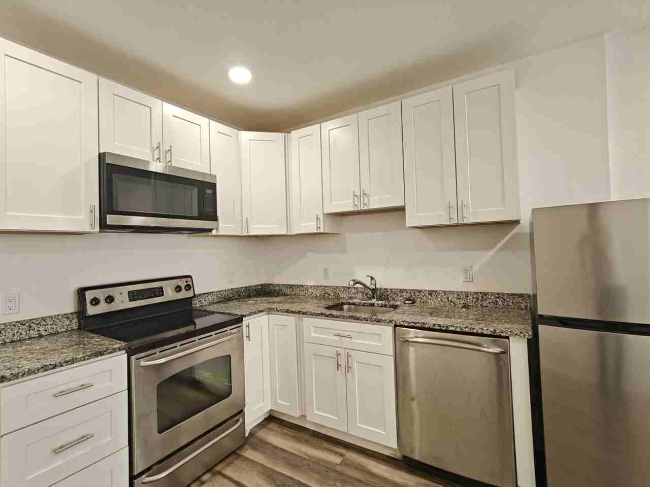 2623 N Jessup St - Photo 2 of 7