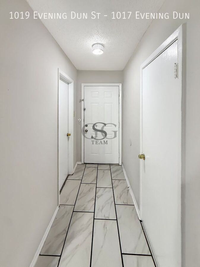 1019 Evening Dun St - Photo 2 of 20